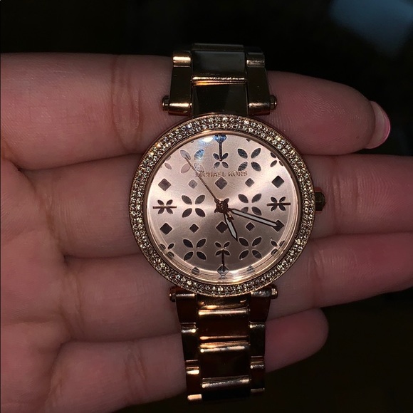 Brand New Rose Gold Michael Kors Watch - Picture 8 of 8